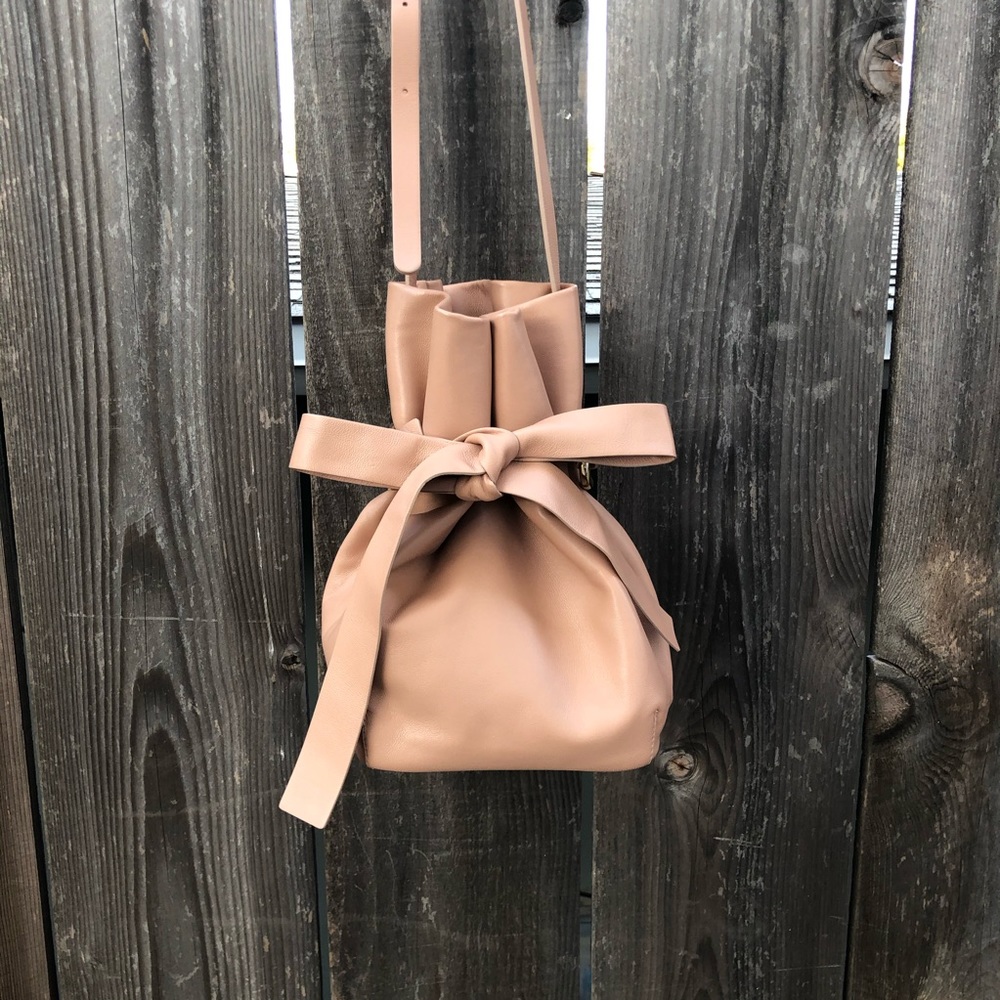 AUTHENTIC JIMMYCHOO BOW BUCKET BAG